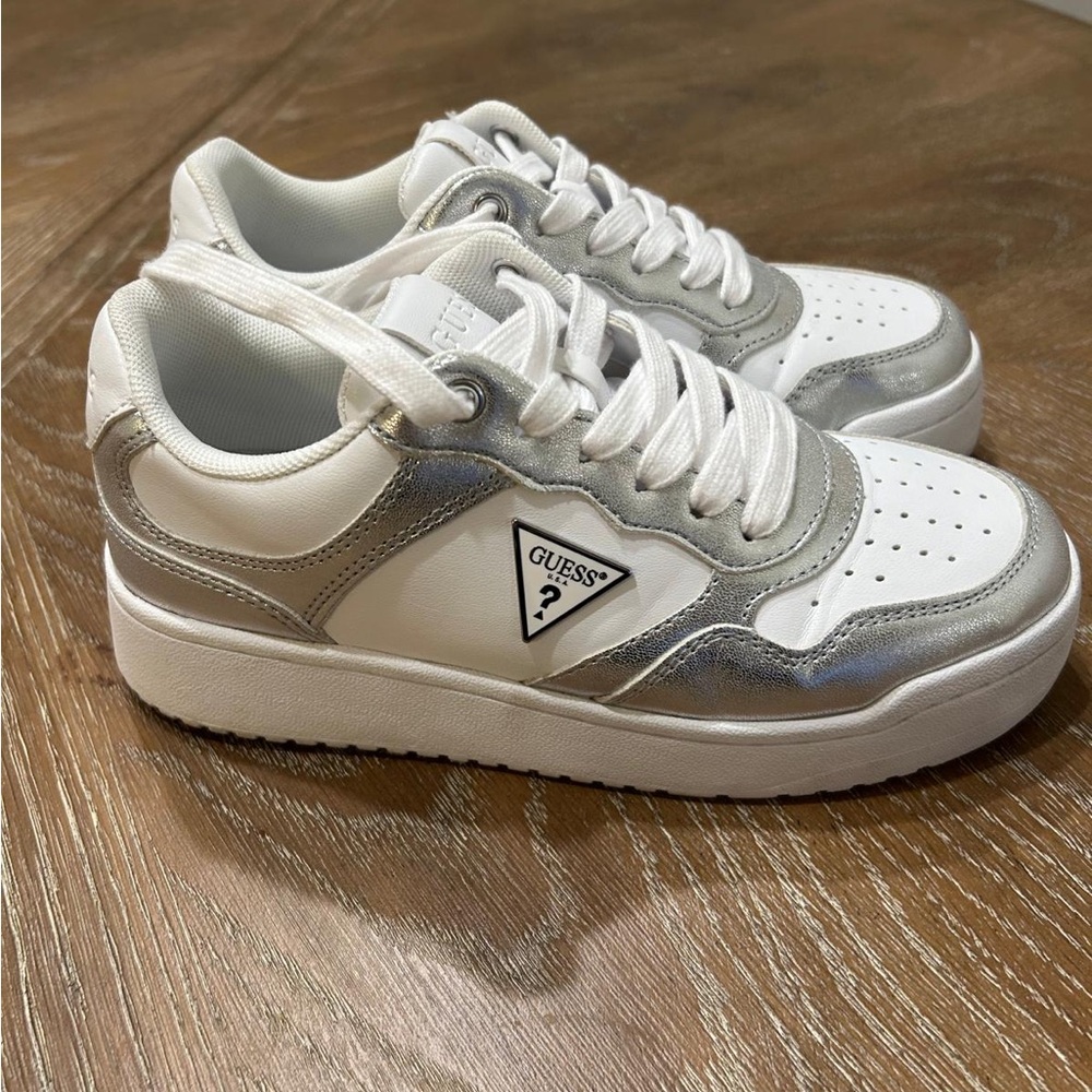 Guess Women’s white and silver platform sneaker Shoe size 6 M